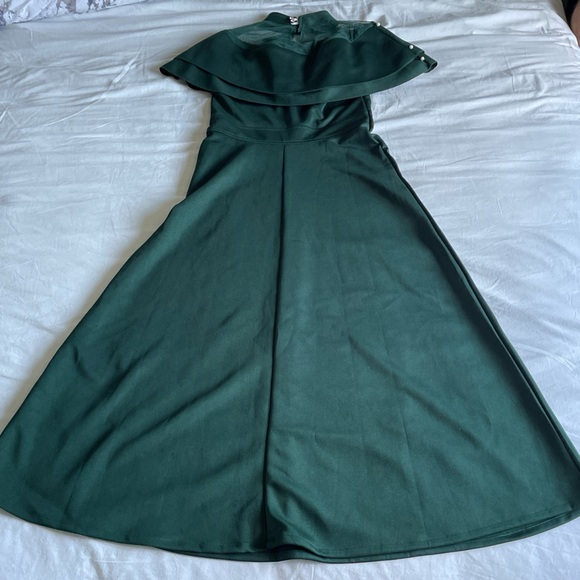 Elegant forest green dress - Picture 2 of 3